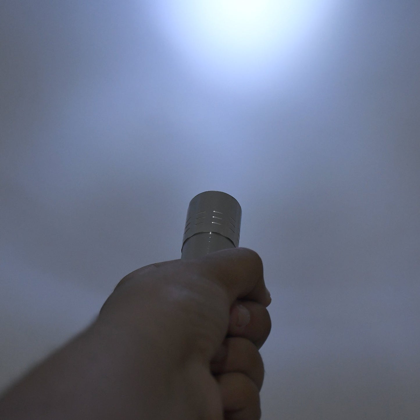 PortableÂ Mini Torch, Super-Bright Mini 6 LED Bulb Pocket Torches - Small Keyring Torch Flashlight for Camping, Hiking, DIY, Travelling, Outdoors and More 3 Battery operated (Battery not included / 1 pc / Mix Color )