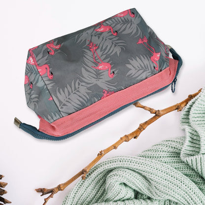 Makeup Bag / Pouch / Travel Cosmetic Bags / Brush Pouch Toiletry Kit Fashion Women Jewelry Organizer with Zipper Portable Purse Pouch (1 pc / 25Ã—13 Cm)