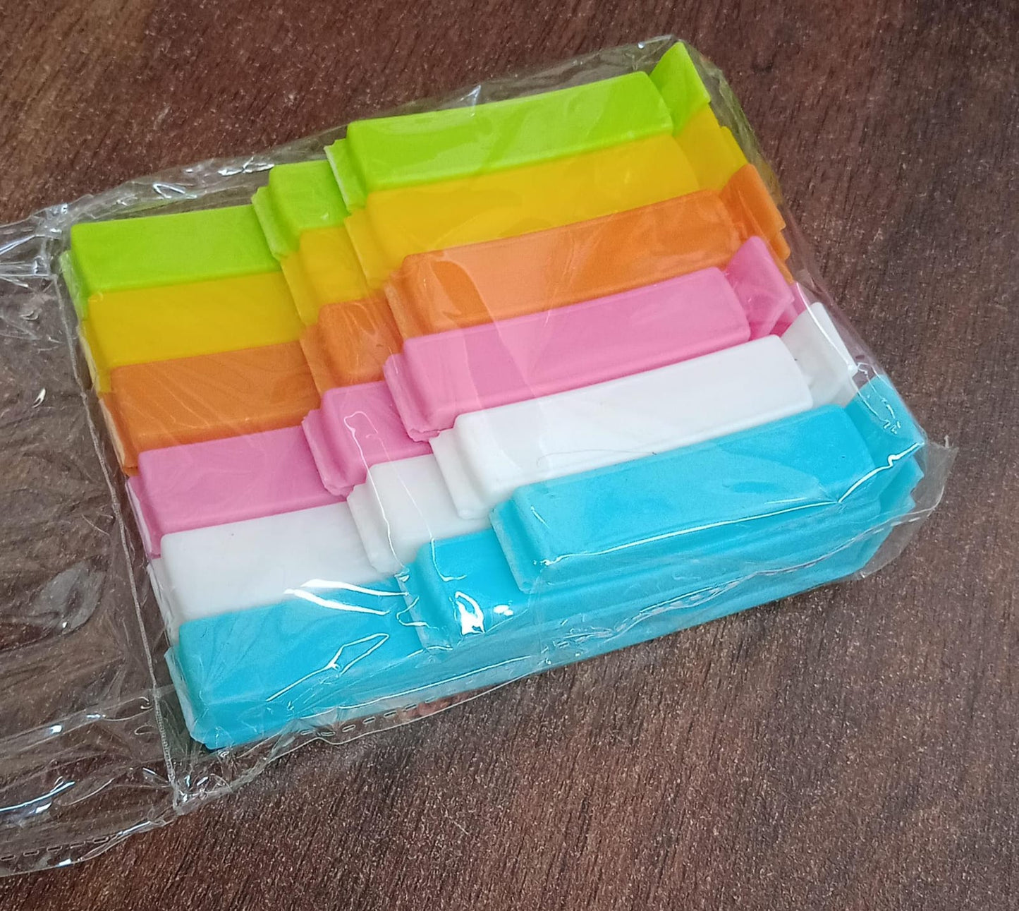 Food Bag Clip Sealer â€“ Airtight Plastic Clips for Snacks, Kitchen & Camping (18 Pc Set)