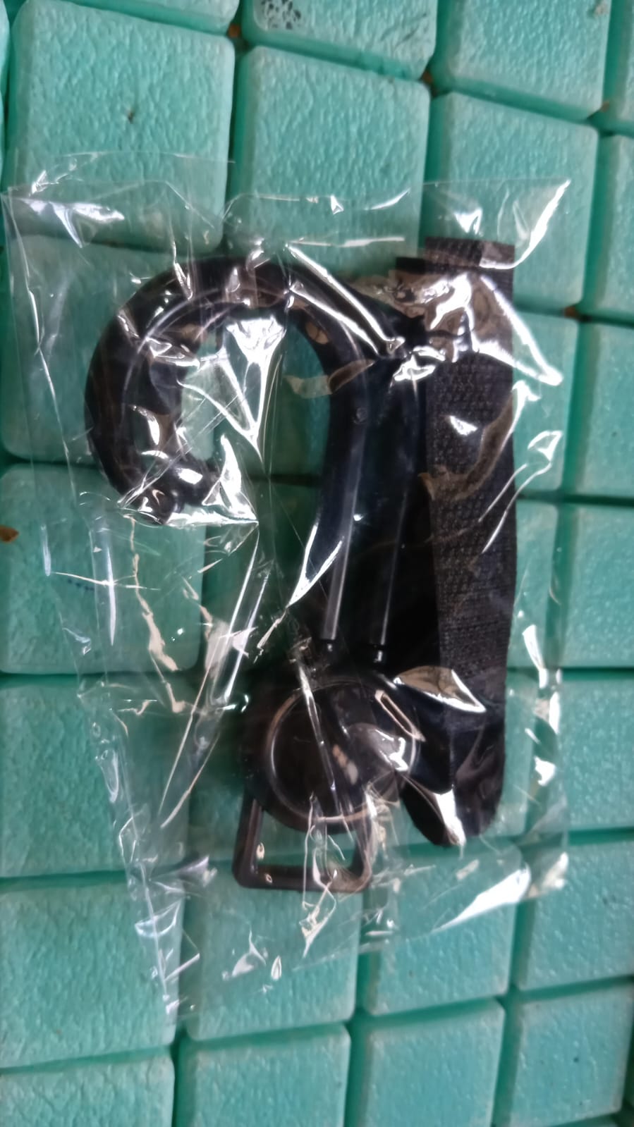 360Â° Rotating Multi-Purpose Baby Carriage Hook â€“ For Strollers, Cars & More (1 Pc)